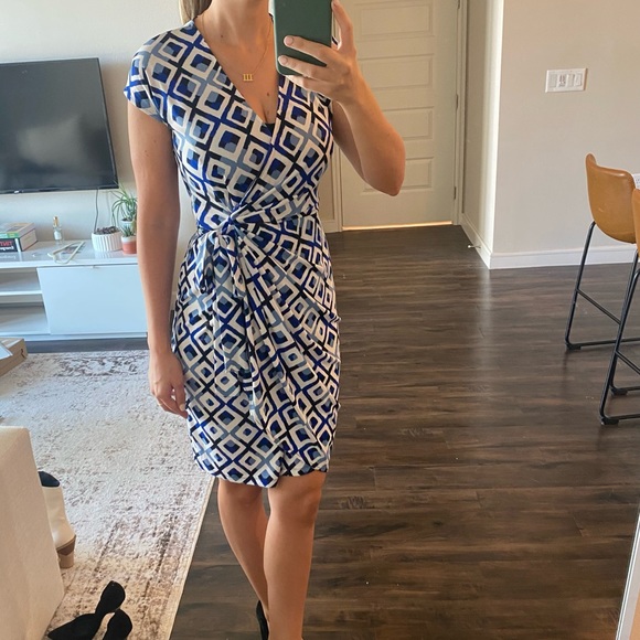 Maggy London Petites wrap dress. Size 2P. - Picture 1 of 6